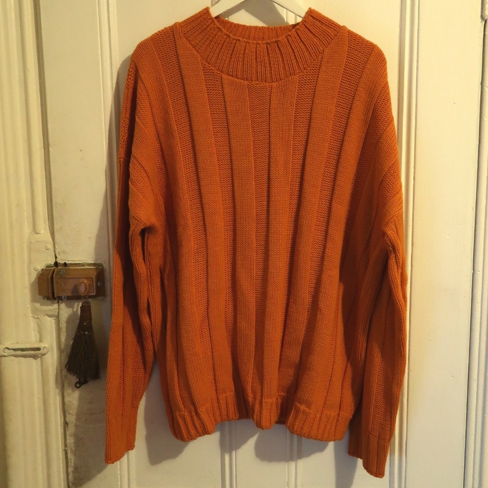 OVERSIZED KNIT TURTLENECK SWEATER IN ORANGE